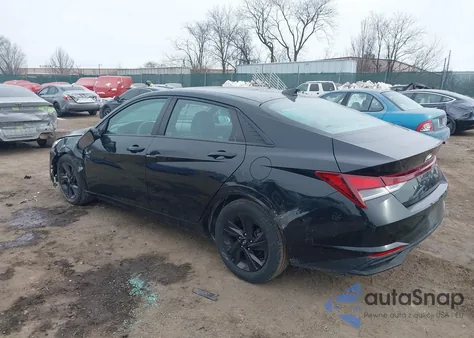 2022 Hyundai Elantra Sel z USA, uszkodzony, nr VIN 5NPLM4AG3NH061308
